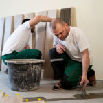 Faire ses travaux soi-même ou engager un artisan Qualibat ?