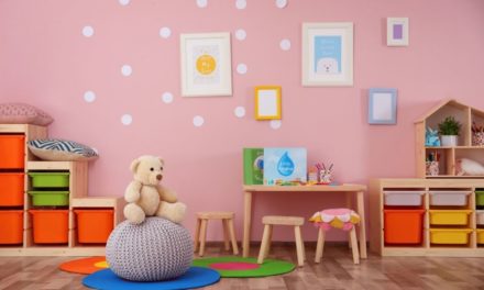 Aménager une chambre Montessori : les bons meubles pour l’autonomie dès 2 ans