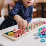 Comment les jeux éducatifs stimulent-ils l’intelligence des enfants ?